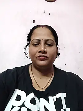 Hot_Aunty_44