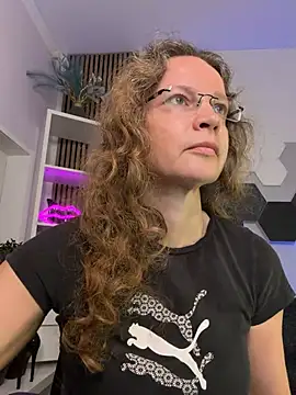 AnnikaRose live cam on StripChat