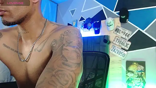 MagnusFrost live cam on StripChat
