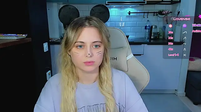 blonde_kellyy
