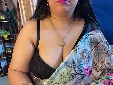 Curvy_Vincy4 live cam on StripChat