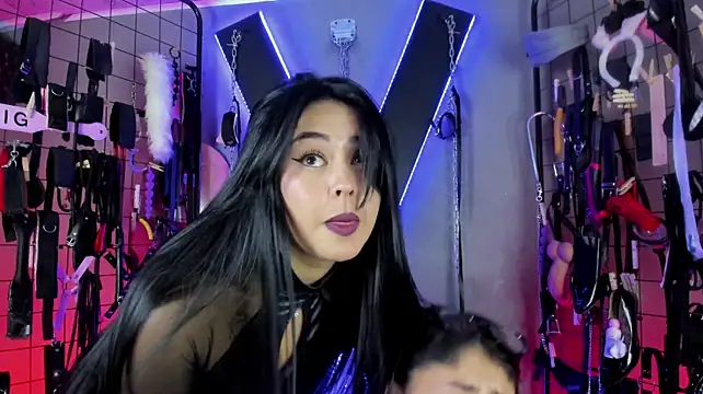 Iris_Cinthia_BDSM