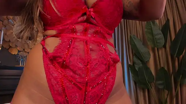 LovingBlondie webcam