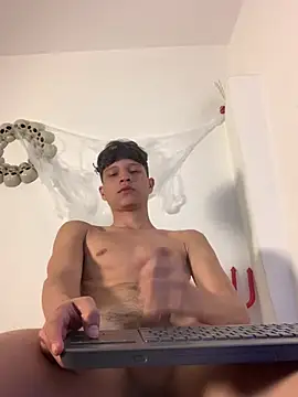 Twinkcock22 live cam on StripChat