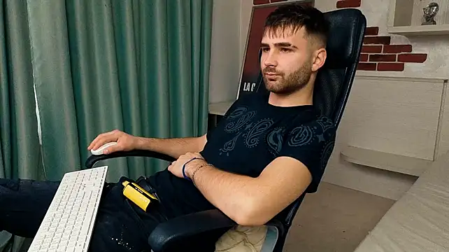 KyloEast live cam on StripChat