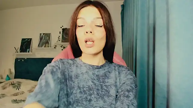 AlysaNightmoon live cam on StripChat