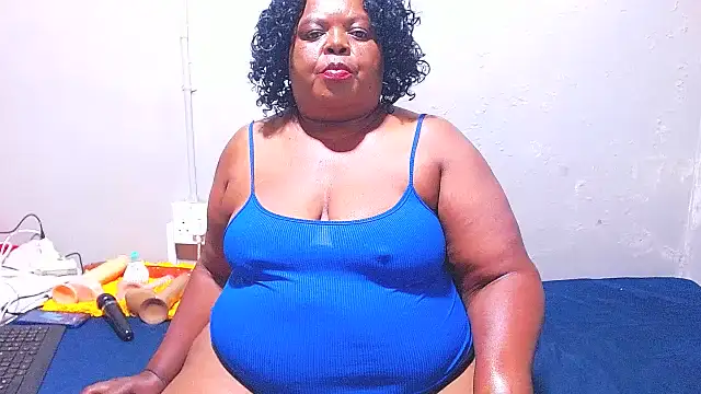 MatureBootyBabe4Uxx live cam on StripChat
