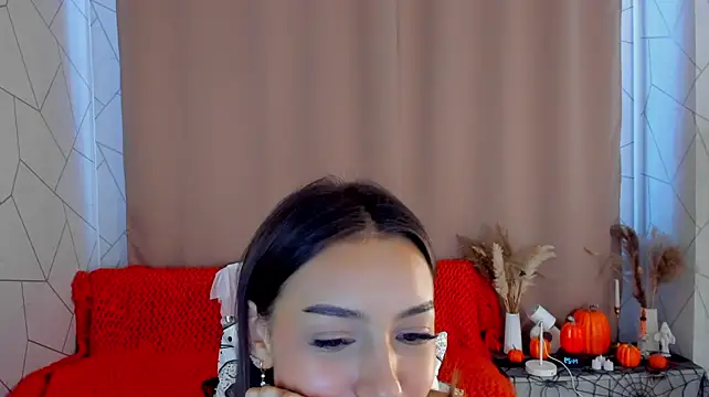 Tiffany-Grace live cam on StripChat