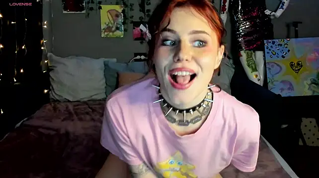 MiaGlitch webcam