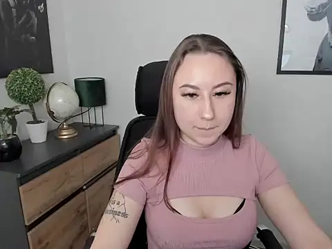 Live solo webcam of CleoSassy