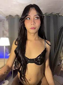 KittyLittleCute_Nica live cam on StripChat