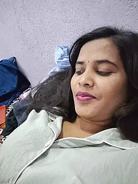 cute_radhikaa webcam