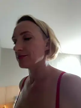 UmaTruewoman webcam