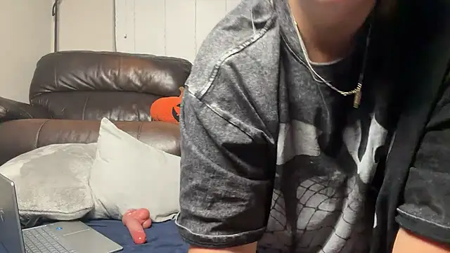 BellaBaeLoves2Play live cam on StripChat