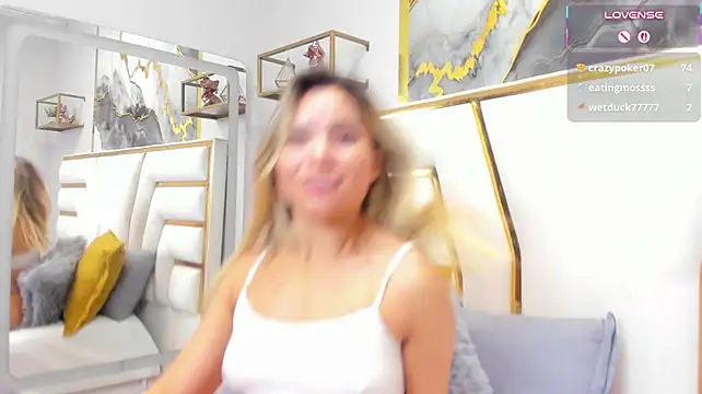 NalaRosse live cam on StripChat