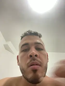 Exotic13 live cam on StripChat