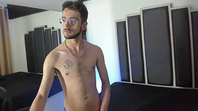 Harry_777_hot live cam on StripChat