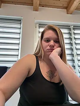RubyyBlue live cam on StripChat