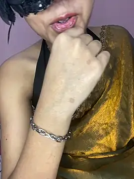 hot_anayaa