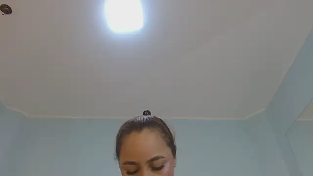 nana_levy live cam preview