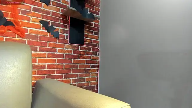 Valentino_knox1