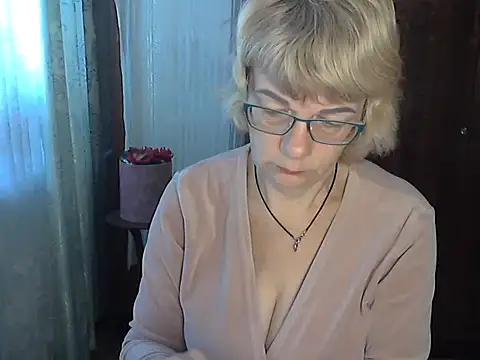 Mia_Olivia25 live cam preview
