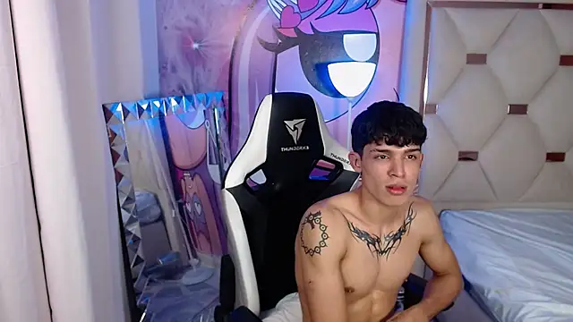 Liom_Gym live cam on StripChat