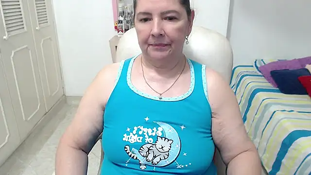 leonela_69 live cam preview