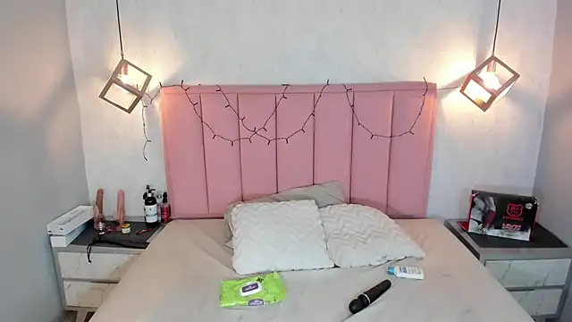 ninamartins (F young) - use dildo glass in my pussy 🤤🥵