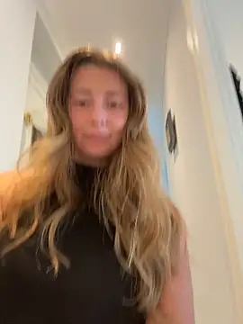 curvyflawless live cam