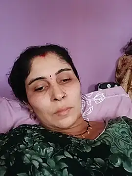 Hot_ree85 live cam on StripChat