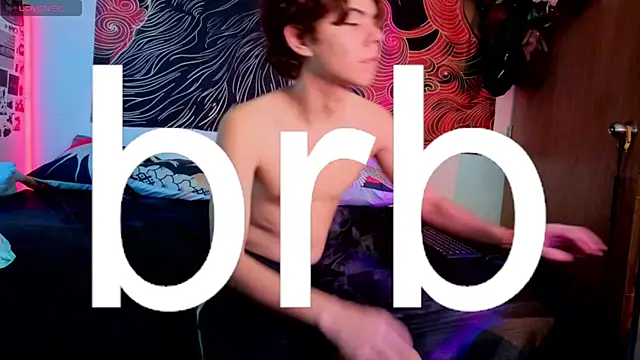 Curly_boys live cam on StripChat