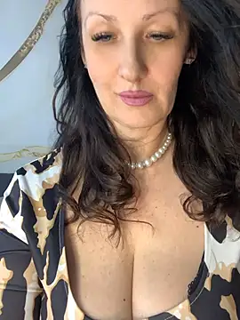 AnnaGrei live cam on StripChat