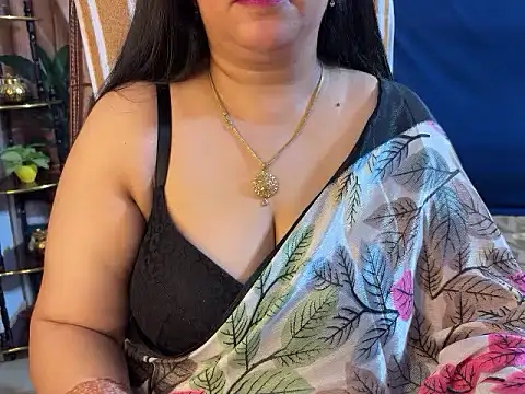 Curvy_Vincy4 live cam on StripChat