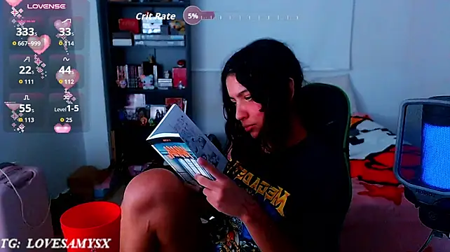 Lovelyamyy live cam on StripChat