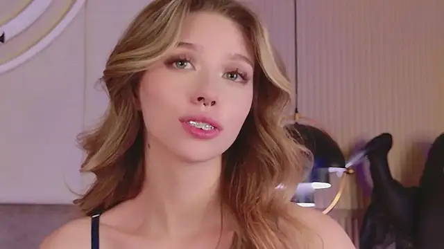 Sierra_Fane live cam preview
