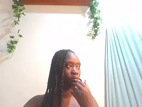 Midnighqueen01 live cam on StripChat