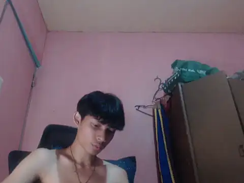 Kyoshi_19 live cam on StripChat