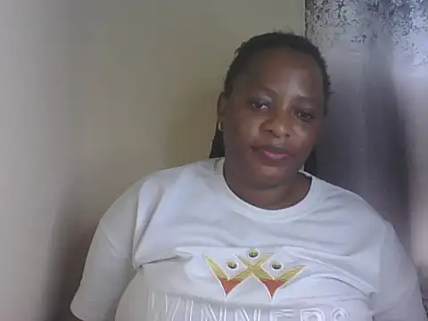 Aminatta_1 webcam
