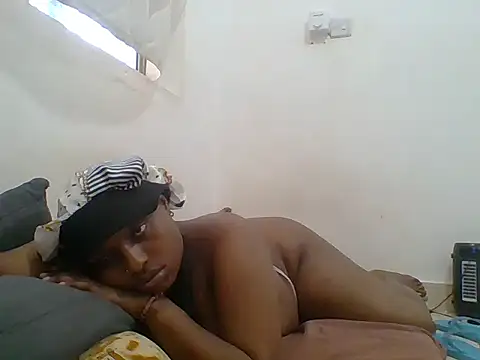 hotty_assy live cam on StripChat