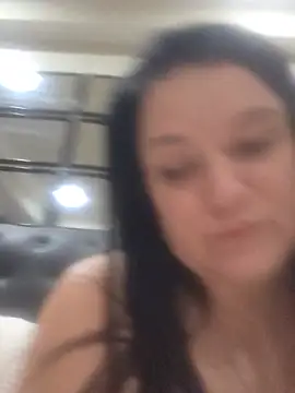 raea_quinn (F milf) - vibe nip clamps and dildo play