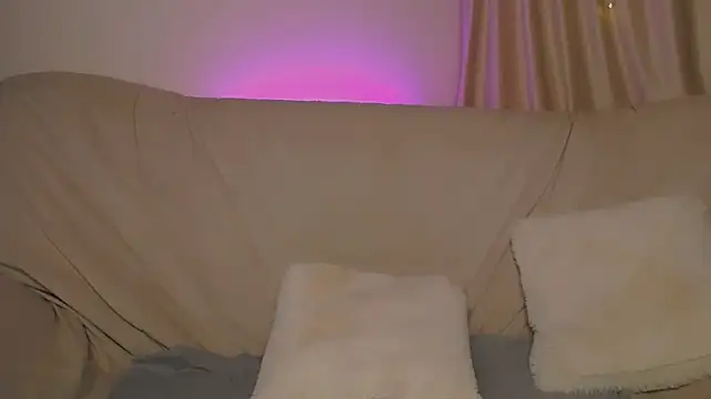 EllyColins webcam model