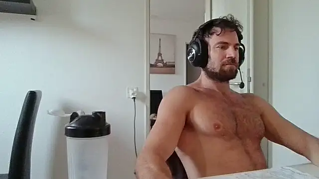 alpha-hunk live cam on StripChat