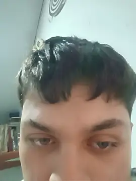 Andres_medi32 live cam on StripChat