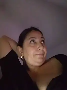 cachonda69- webcam model