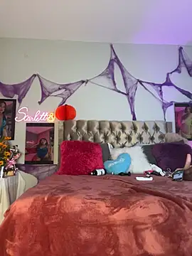 Scarletthornyx