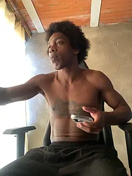Larry-n-clouds live cam