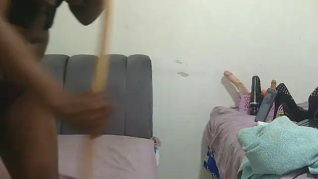 sluttylaura21