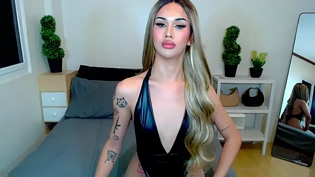HorsecockMadison live cam on StripChat