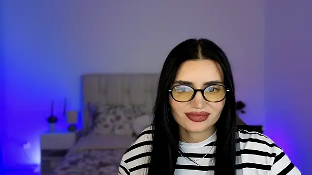 Little_miaa_ live cam on StripChat